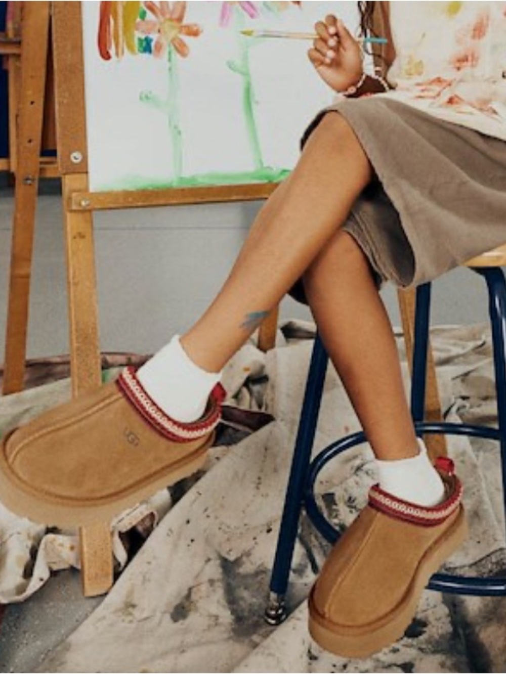 Ugg Tasman platform slippers size 5 big kid
